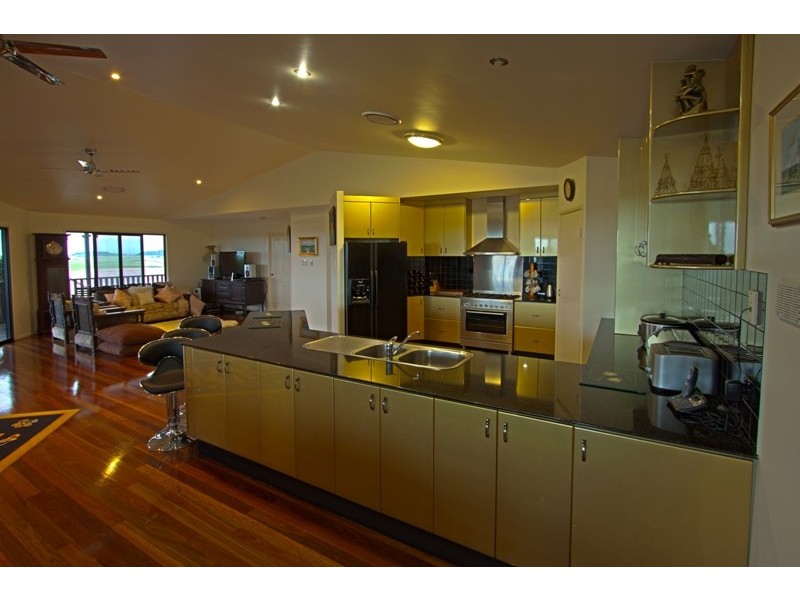 6 Essex Court, Mackay QLD 4740