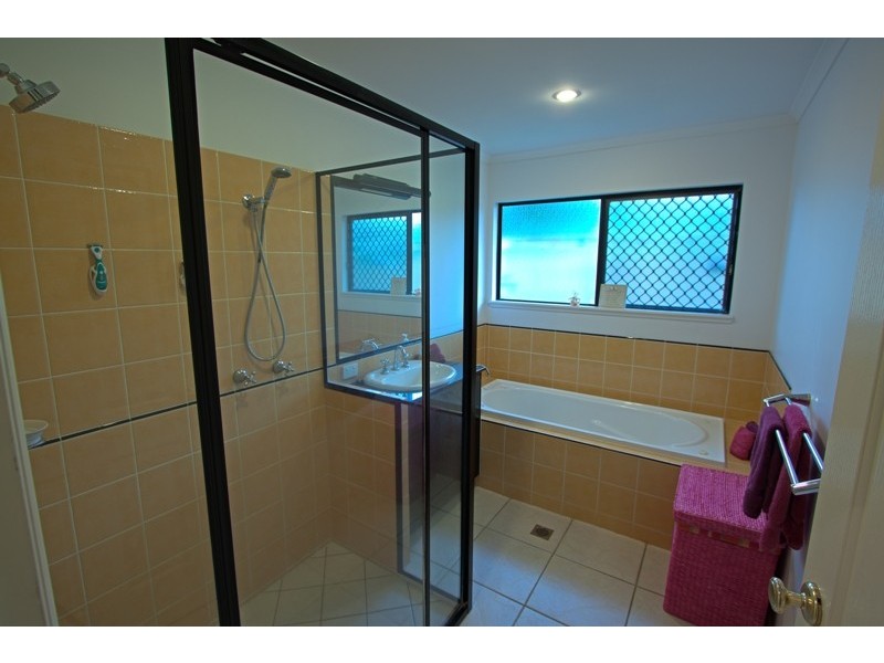 6 Essex Court, Mackay QLD 4740