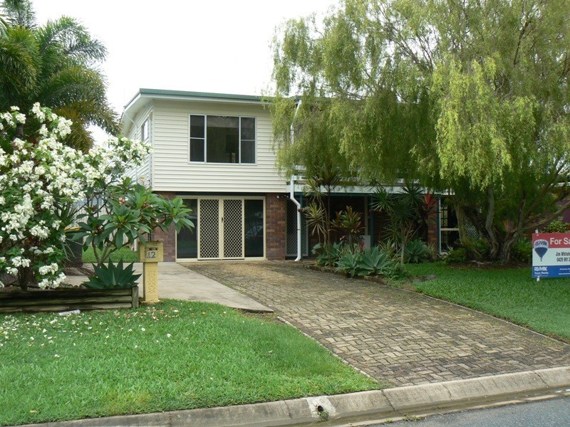 12 Mansfield Drive, Beaconsfield QLD 4740