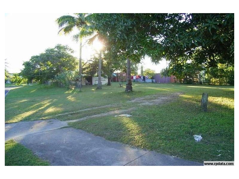 2A Kenmore Street, Slade Point QLD 4740