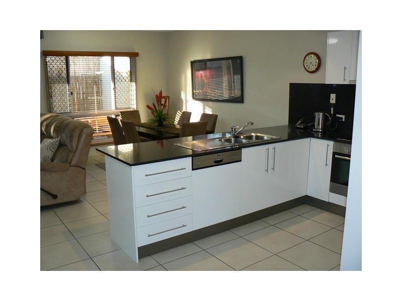 5/8 Admiral Drive, Dolphin Heads QLD 4740