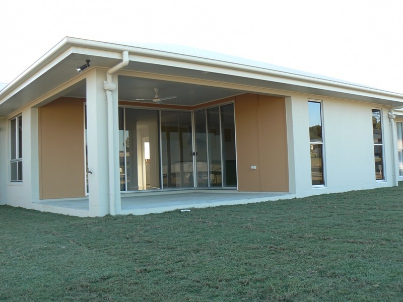 3 Aspen Street (Plantation Palms), Rural View QLD 4740