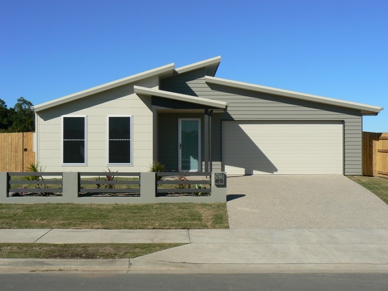 89 Montgomery Street, Rural View QLD 4740