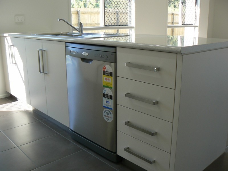 89 Montgomery Street, Rural View QLD 4740