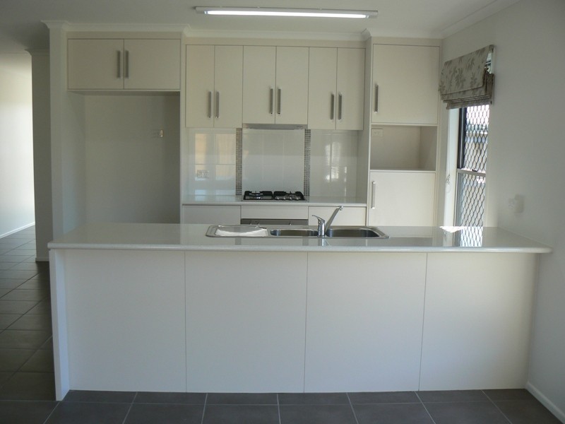 89 Montgomery Street, Rural View QLD 4740