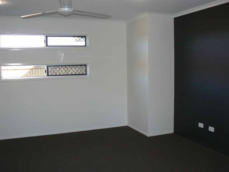 89 Montgomery Street, Rural View QLD 4740