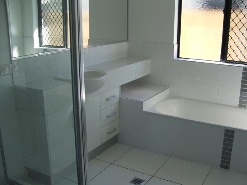 21 Gingham Street, Glenella QLD 4740