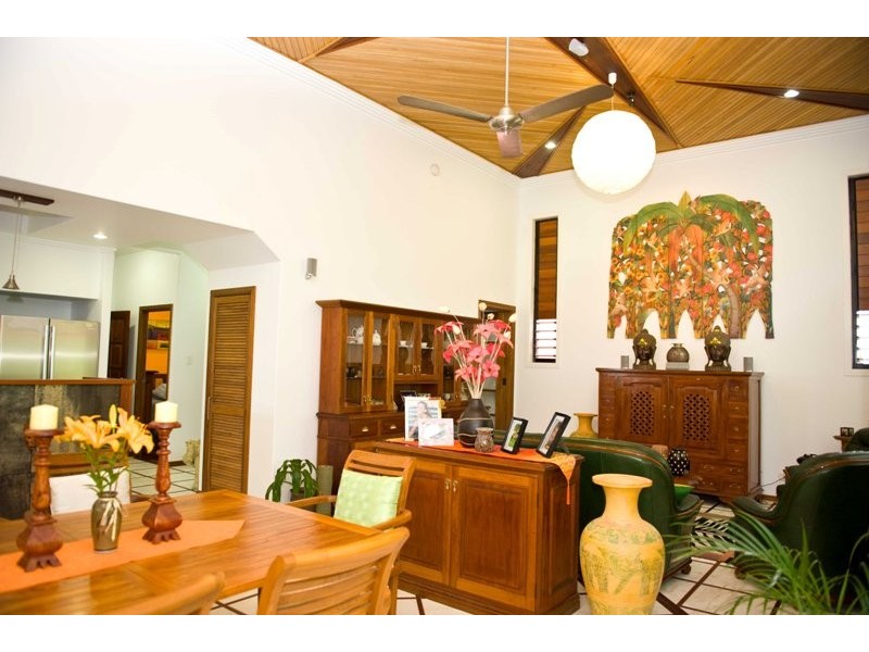 6 Whitesan Blue Terrace, Blacks Beach QLD 4740