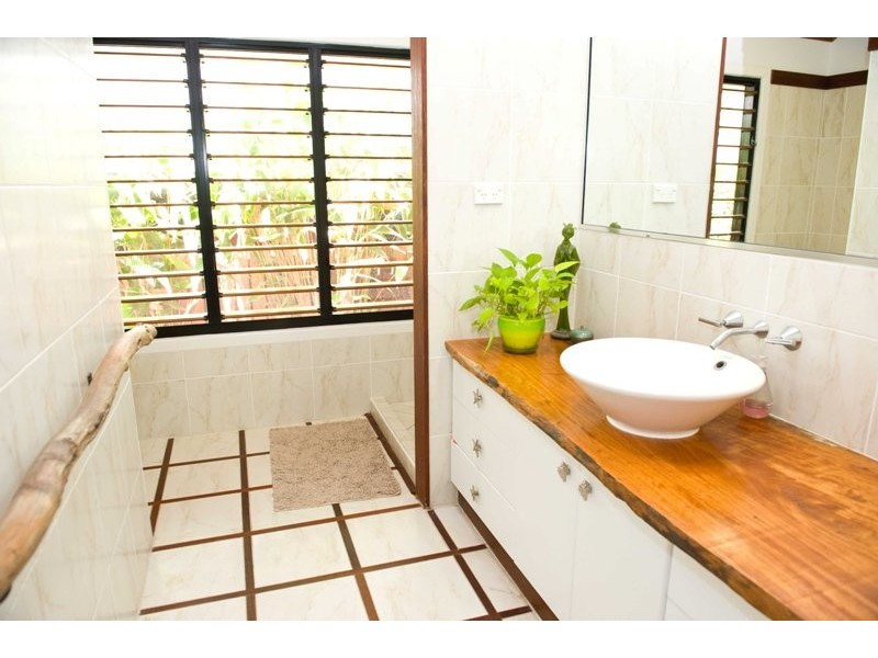 6 Whitesan Blue Terrace, Blacks Beach QLD 4740