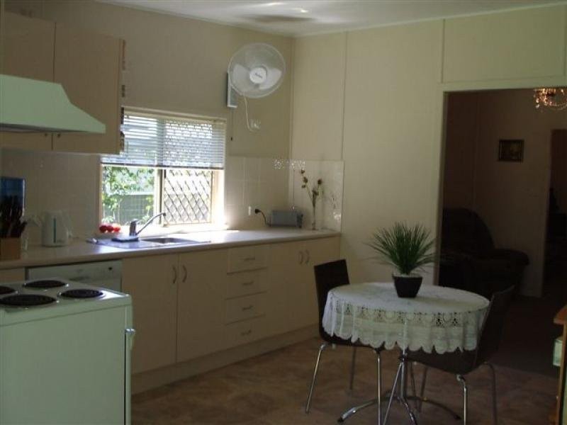 45 Anzac Parade, Finch Hatton QLD 4756