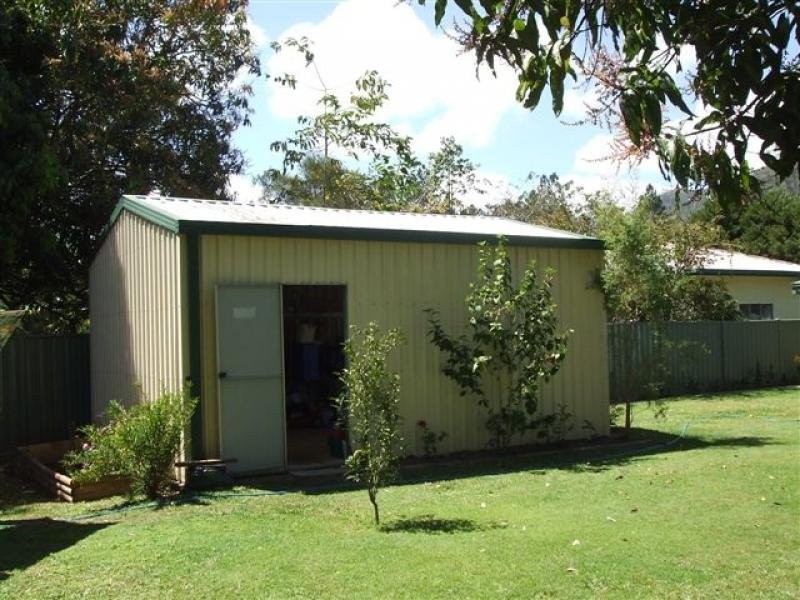 45 Anzac Parade, Finch Hatton QLD 4756