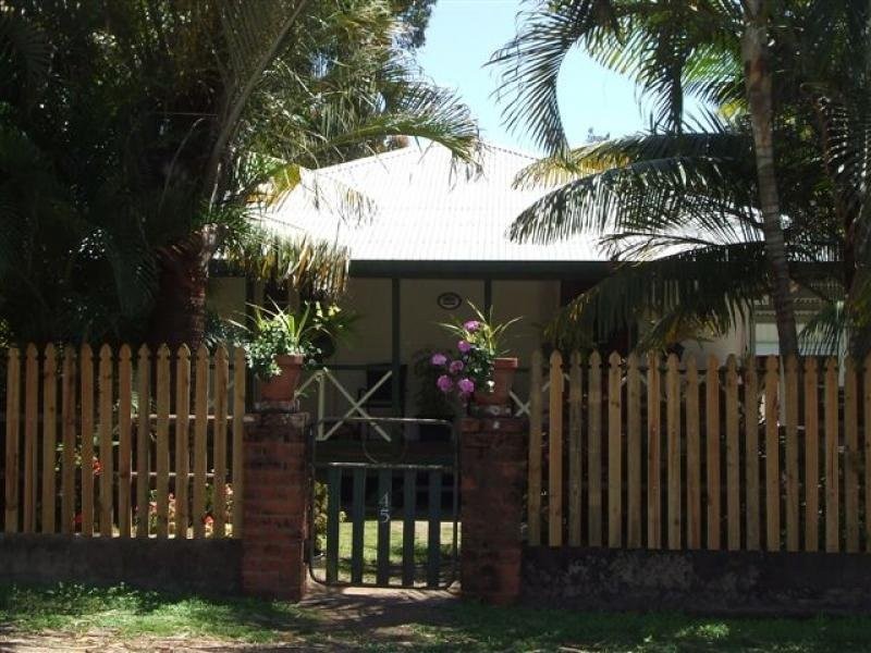45 Anzac Parade, Finch Hatton QLD 4756
