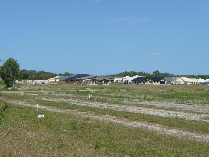 8 Coolum Court, Eimeo QLD 4740