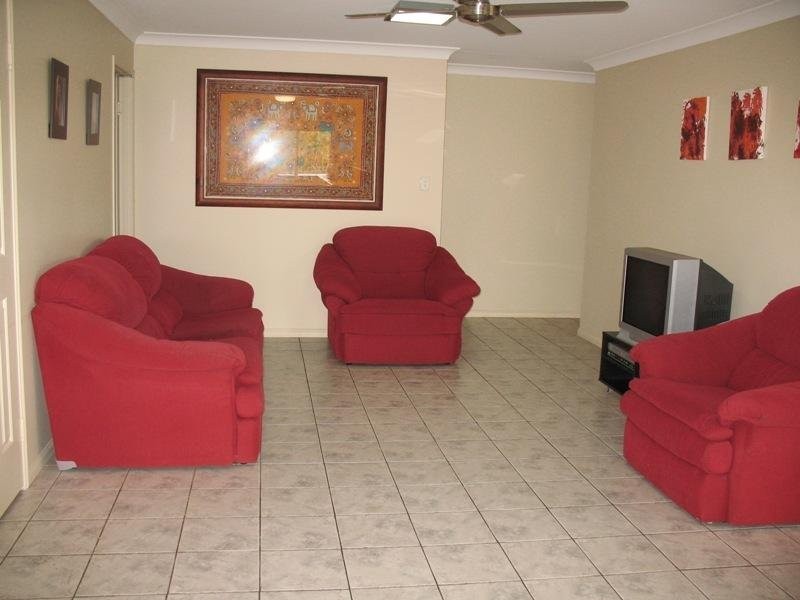 8 Ryan Court, Rural View QLD 4740