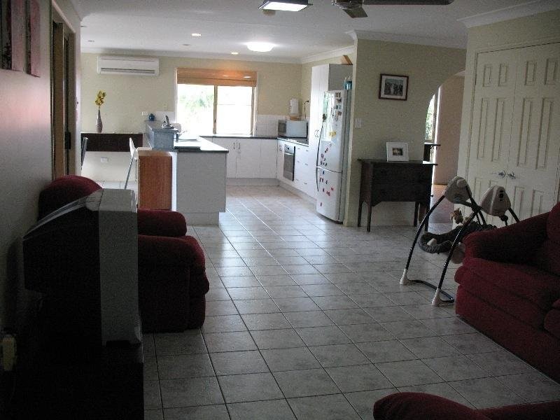 8 Ryan Court, Rural View QLD 4740