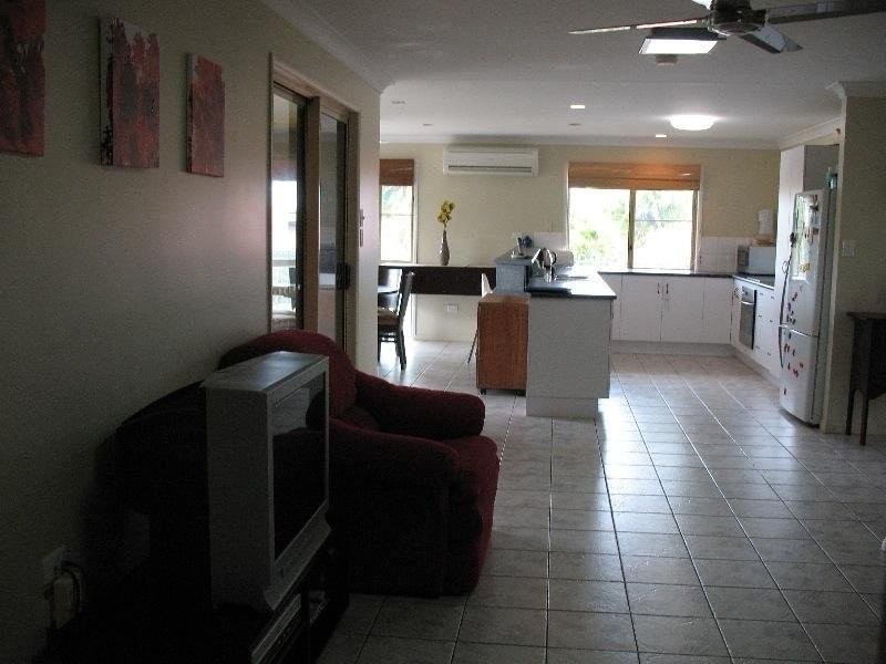 8 Ryan Court, Rural View QLD 4740