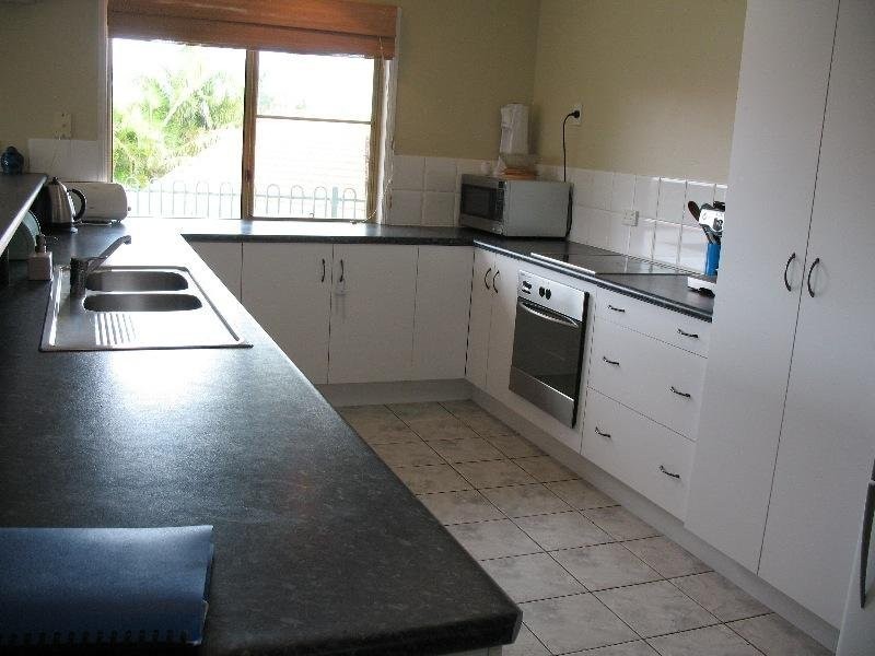 8 Ryan Court, Rural View QLD 4740