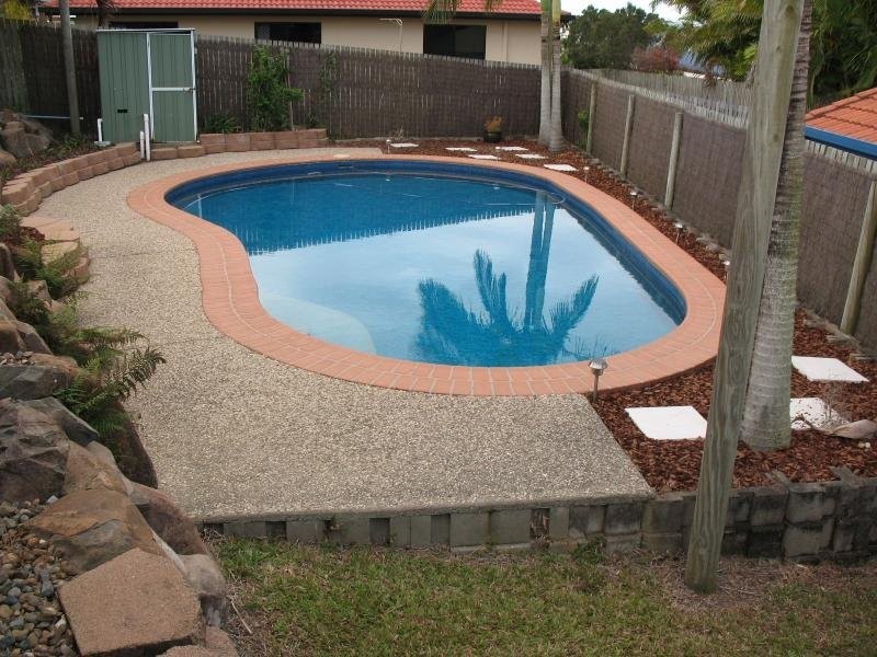 8 Ryan Court, Rural View QLD 4740