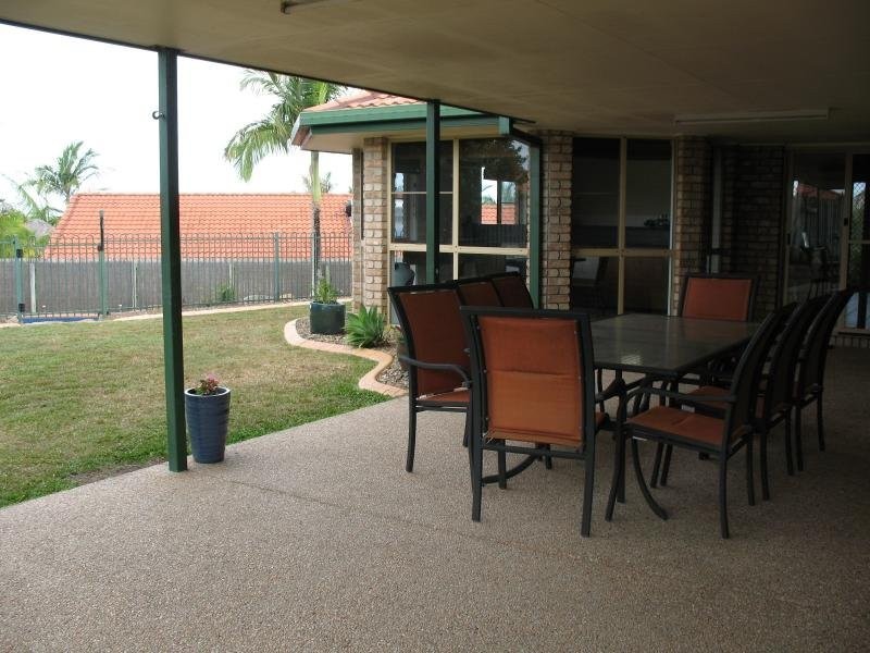 8 Ryan Court, Rural View QLD 4740