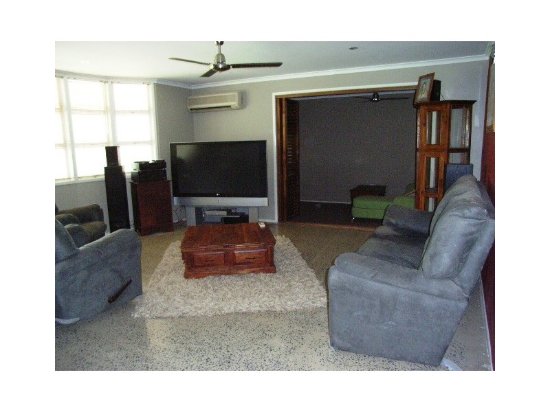 27 Bernborough Avenue, Ooralea QLD 4740