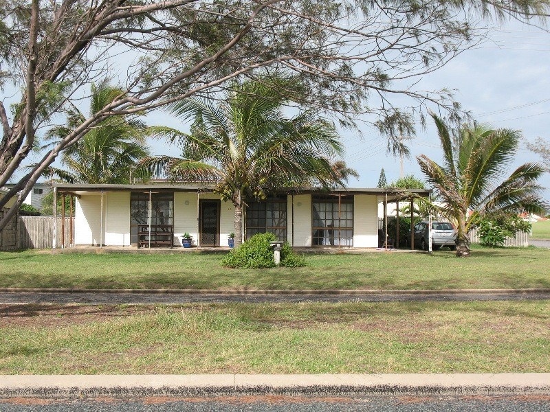 24 Pacific Esplanade, Slade Point QLD 4740