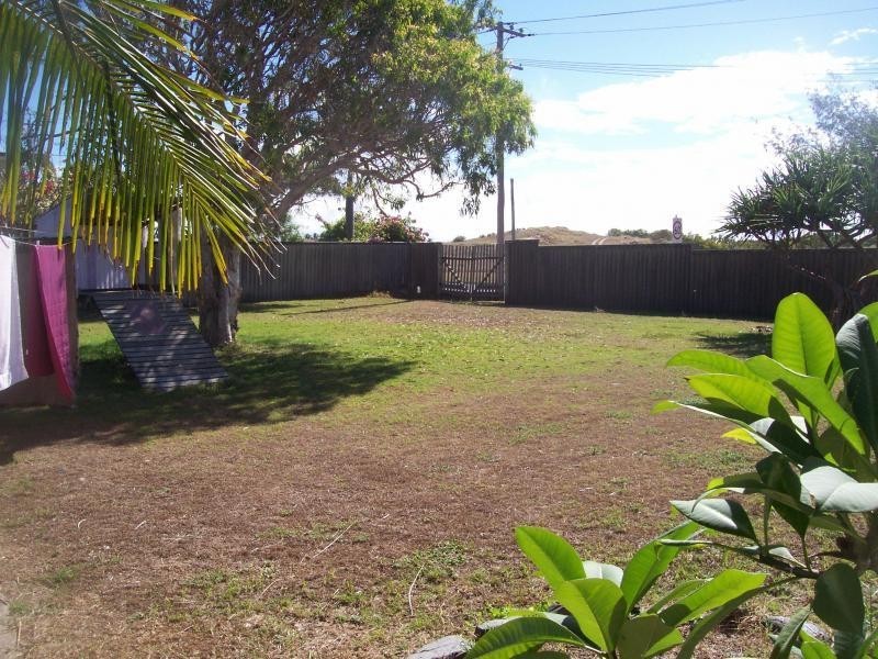 24 Pacific Esplanade, Slade Point QLD 4740