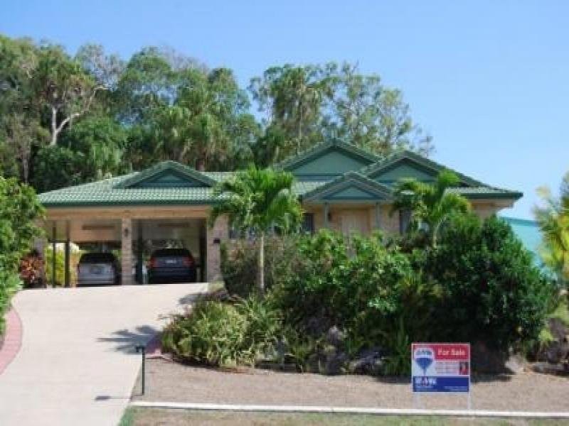 8 McLaughlin Drive, Eimeo QLD 4740