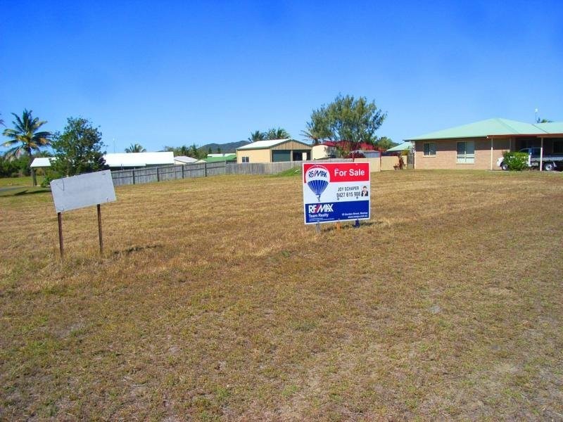 2 Peninsula Drive, Salonika Beach QLD 4740