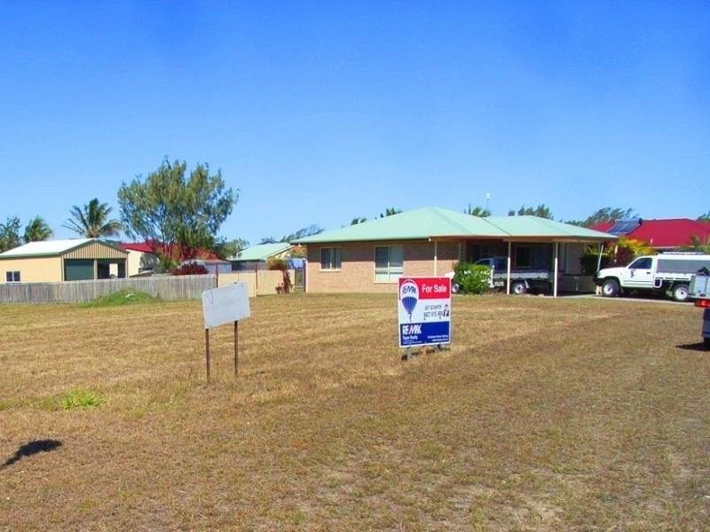 2 Peninsula Drive, Salonika Beach QLD 4740