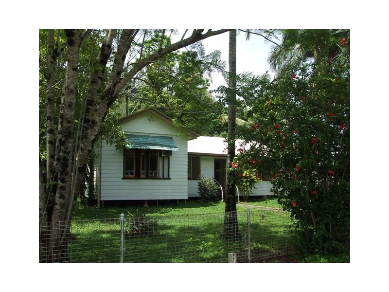 72 Anzac Parade, Finch Hatton QLD 4756