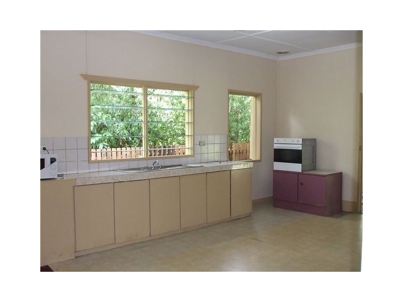 72 Anzac Parade, Finch Hatton QLD 4756