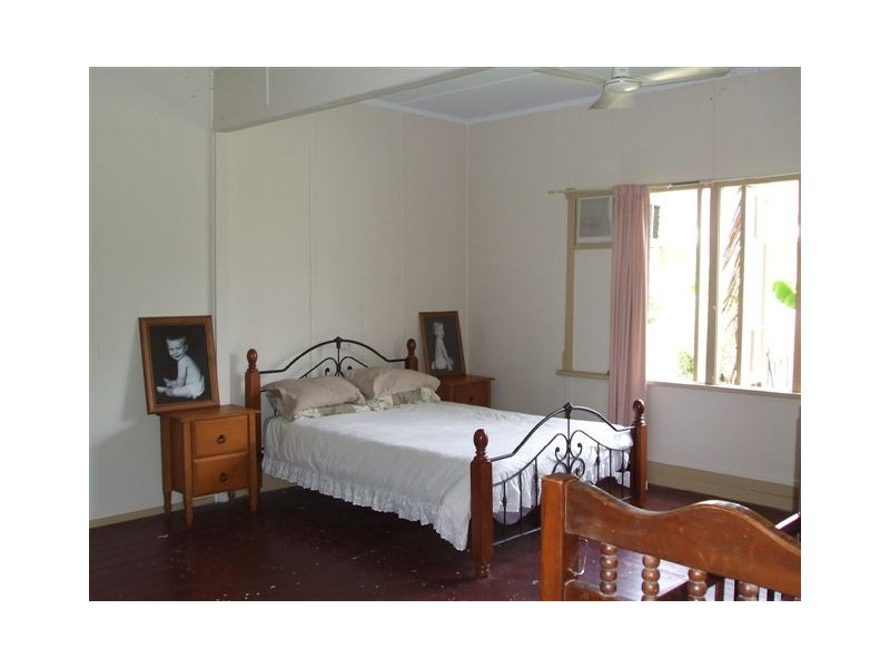 72 Anzac Parade, Finch Hatton QLD 4756
