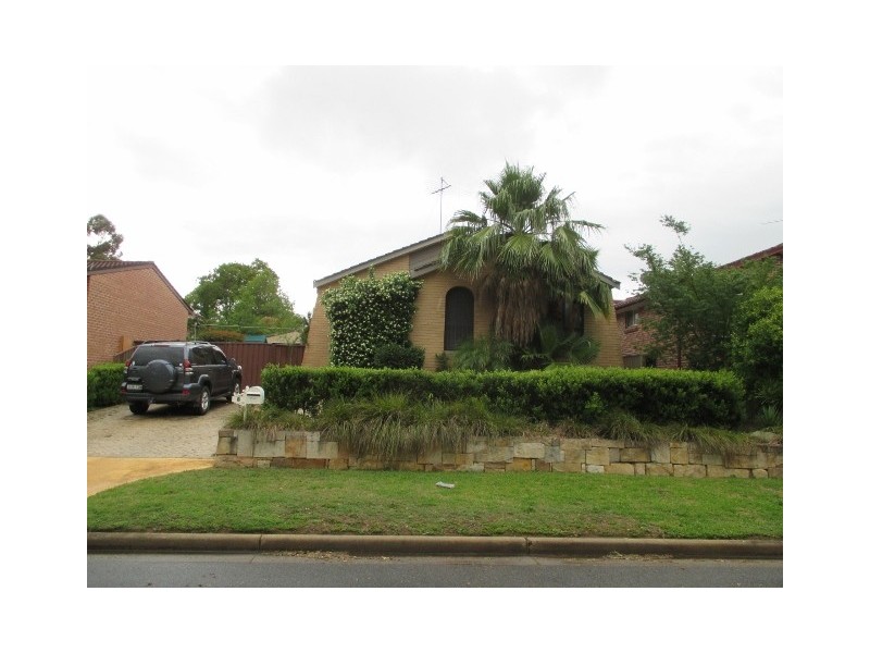 8 Griffiths Avenue, Mcgraths Hill NSW 2756