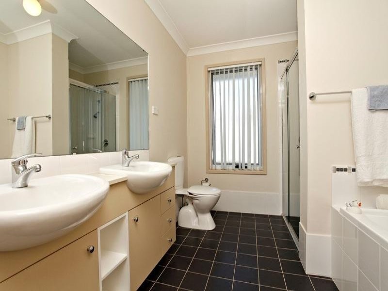 4 Waterside Boulevarde, Cranebrook NSW 2749