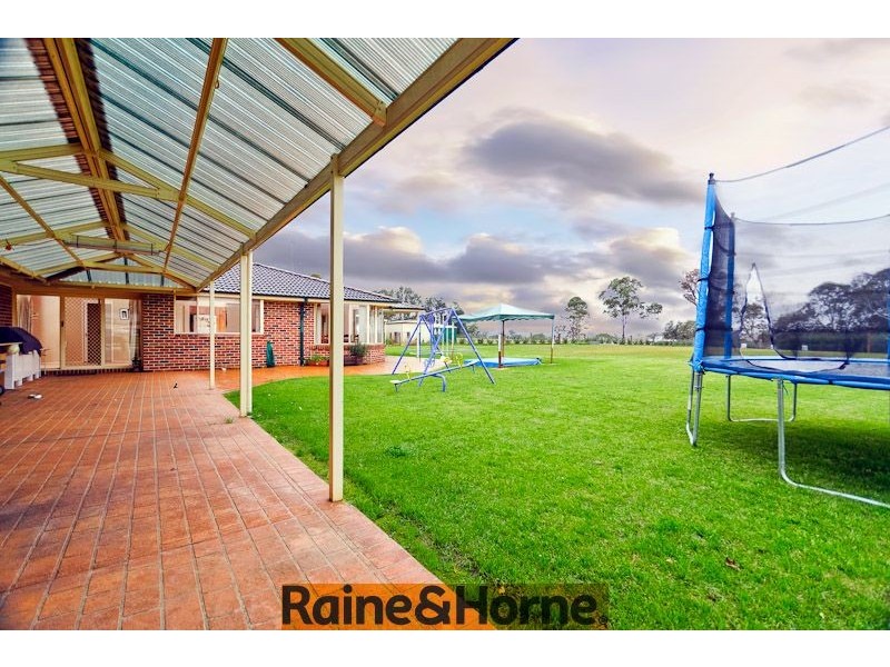 2 Burnside Grove, Windsor Downs NSW 2756