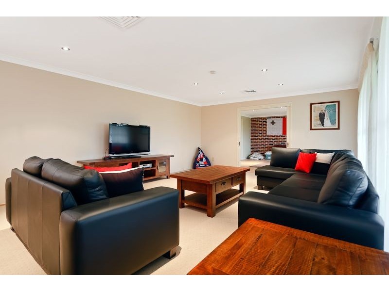 2 Burnside Grove, Windsor Downs NSW 2756