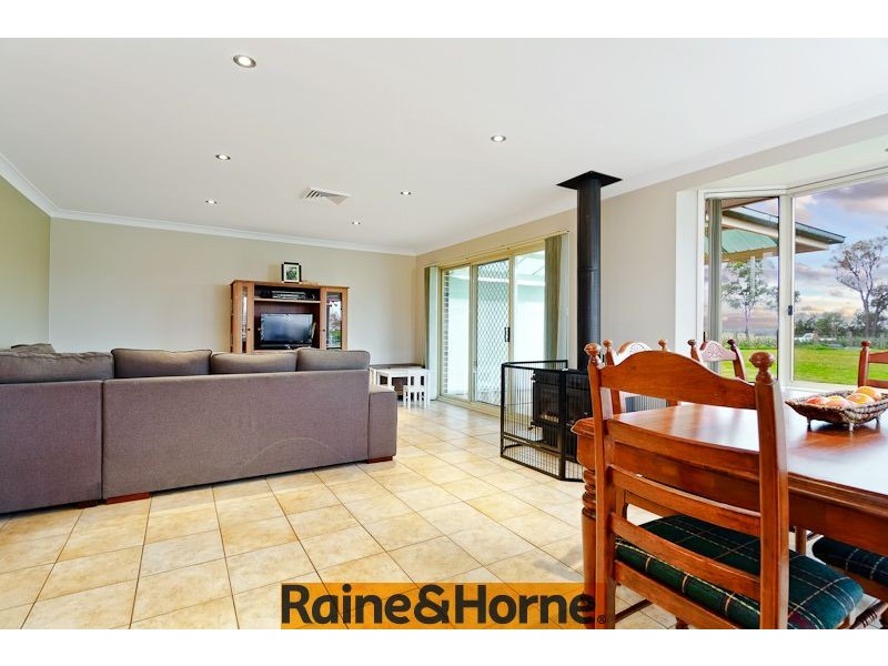 2 Burnside Grove, Windsor Downs NSW 2756