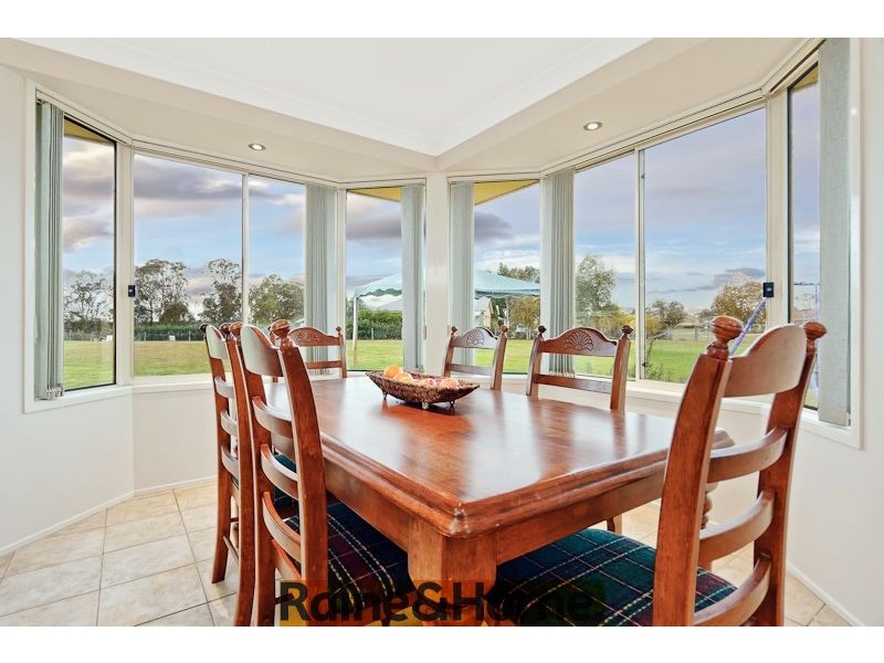2 Burnside Grove, Windsor Downs NSW 2756