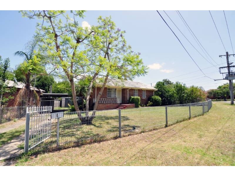 4 Feramin Avenue, Whalan NSW 2770