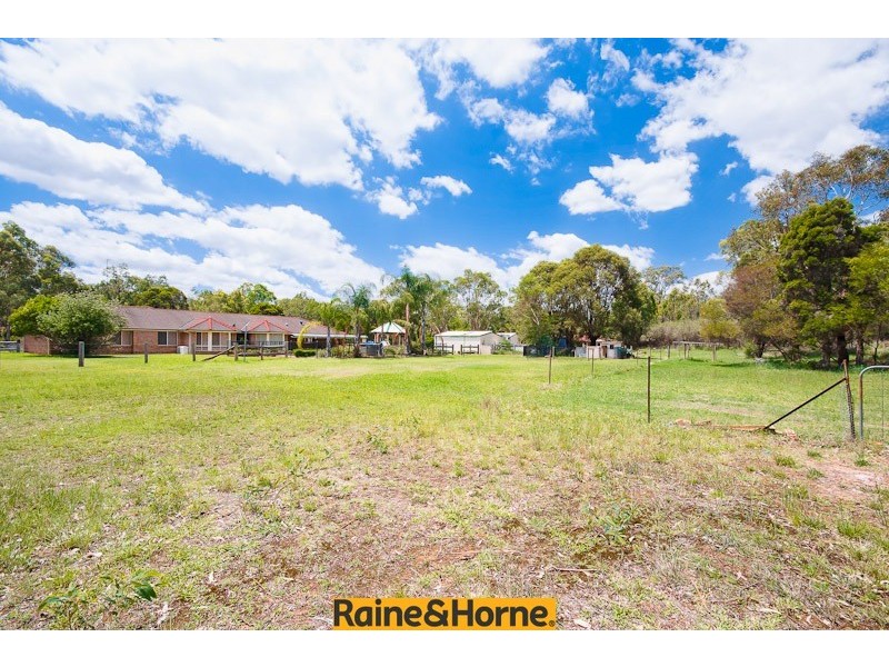 5 Canoona Avenue, Windsor Downs NSW 2756