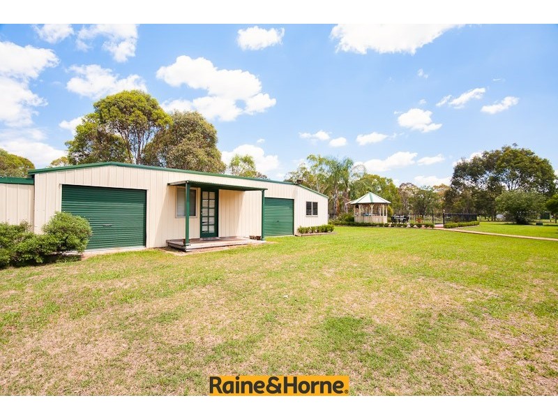 5 Canoona Avenue, Windsor Downs NSW 2756