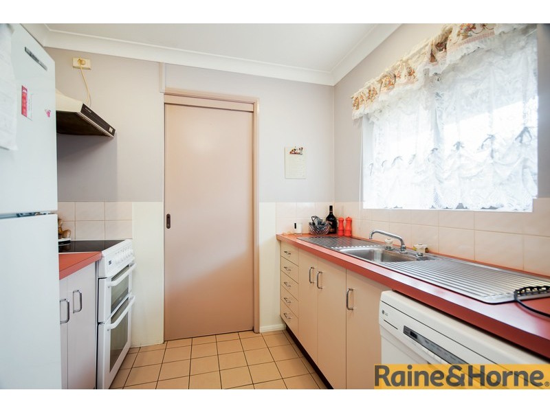 2/120 Macquarie Street, Windsor NSW 2756