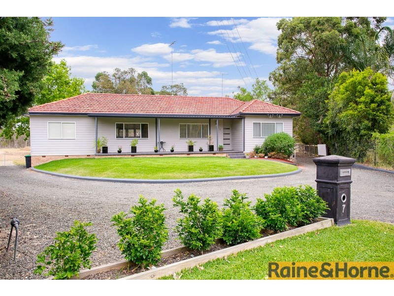 7 Warrina Place, Londonderry NSW 2753