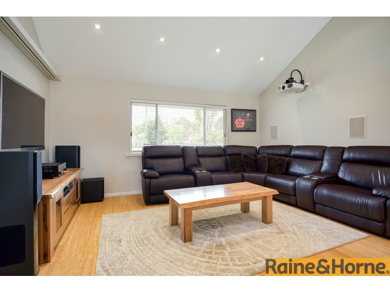 7 Warrina Place, Londonderry NSW 2753