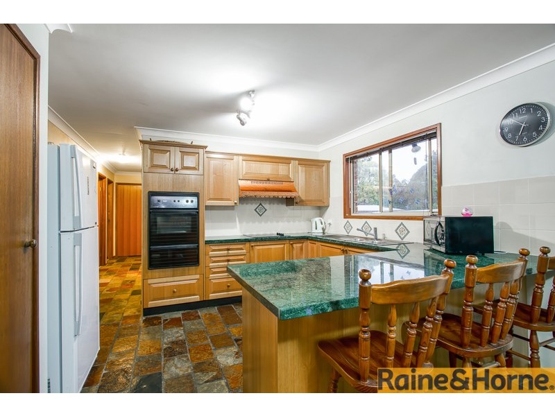 8 Roberts Place, Mcgraths Hill NSW 2756