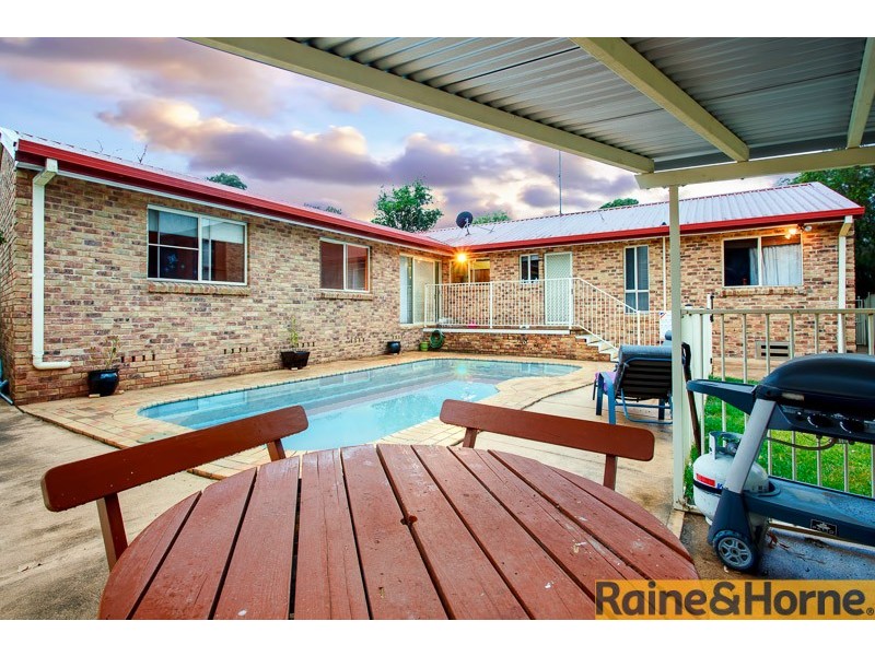 8 Roberts Place, Mcgraths Hill NSW 2756