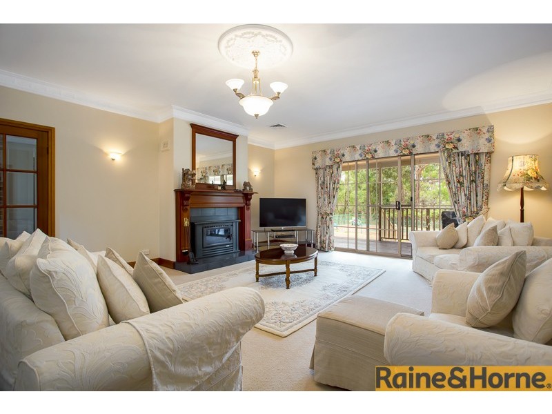 17 Burnside Grove, Windsor Downs NSW 2756