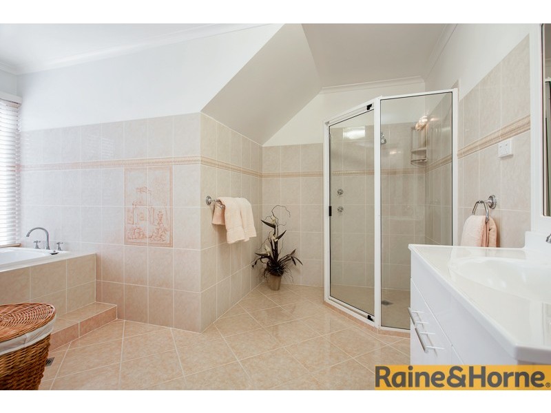 17 Burnside Grove, Windsor Downs NSW 2756