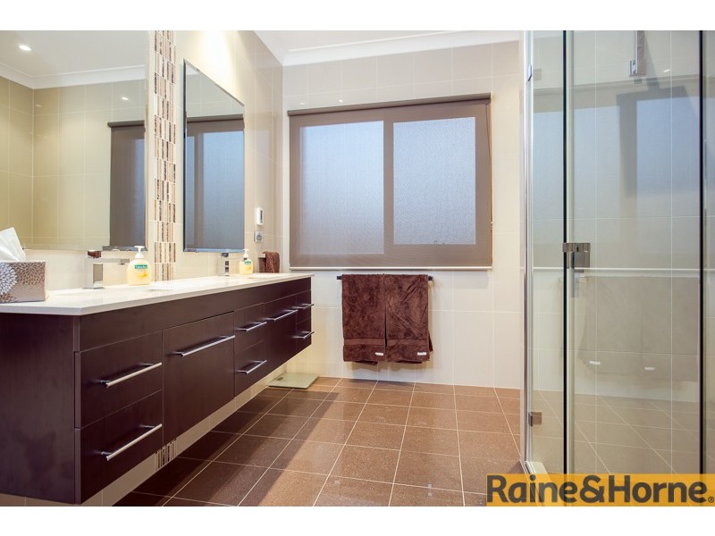 10 Gordon Place, Windsor Downs NSW 2756