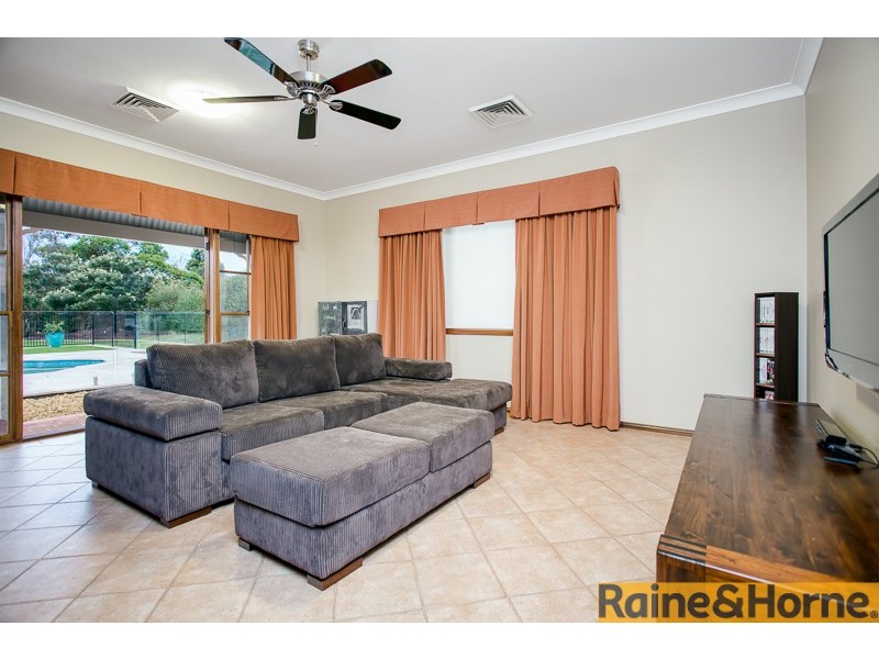 10 Gordon Place, Windsor Downs NSW 2756